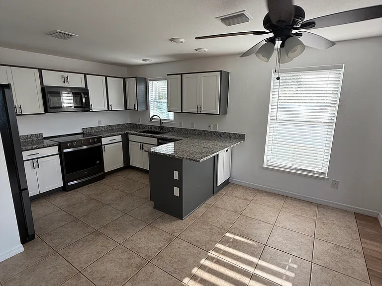 31468 Avenue D — Photo 17