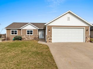 816 S Lincoln St, Hortonville, WI 54944