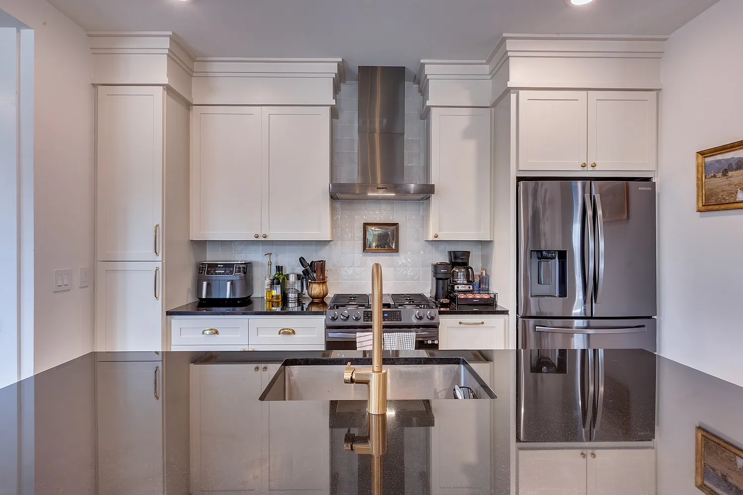 2 bed, 1150 sqft, $3,775 — Photo 2