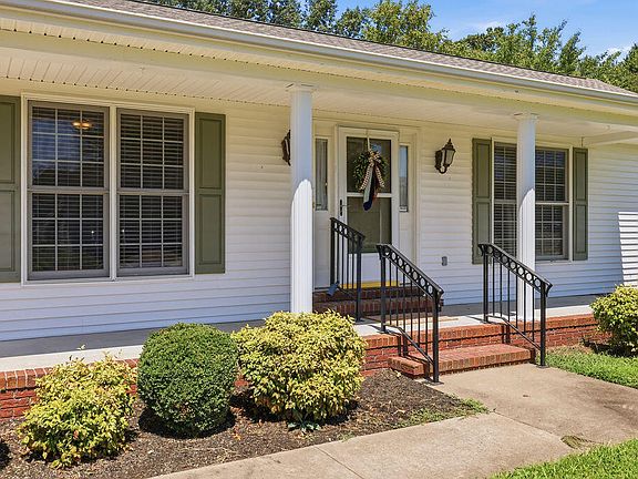 2nd image of 52 Cambridge Dr
