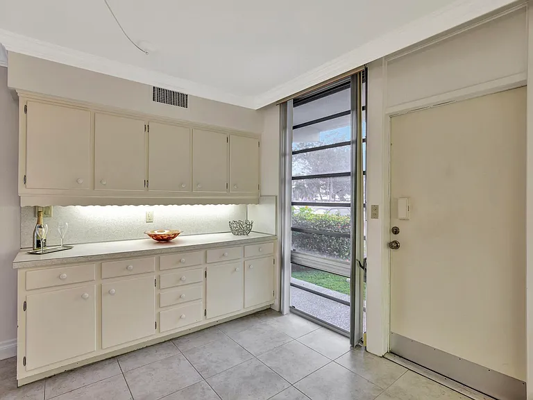 2727 Yacht Club Blvd #2A — Photo 43