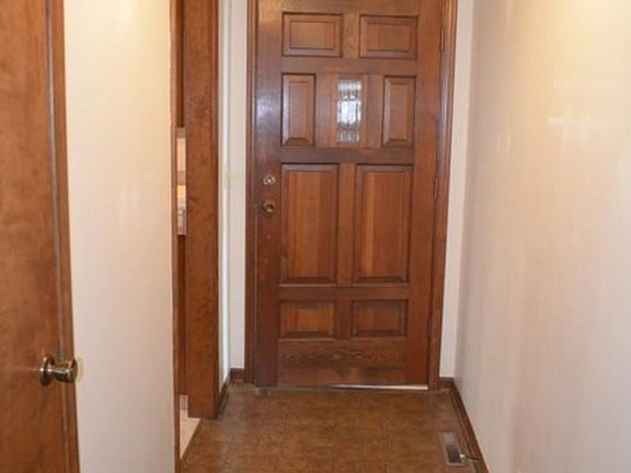 3rd image of 6924 Bernese Blvd