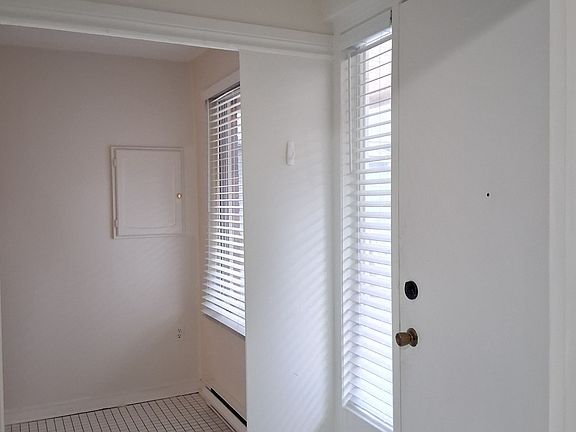 3rd image of 109 George St Unit 1