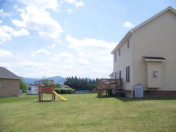 4th image of 10424 Whispering Pine Ln