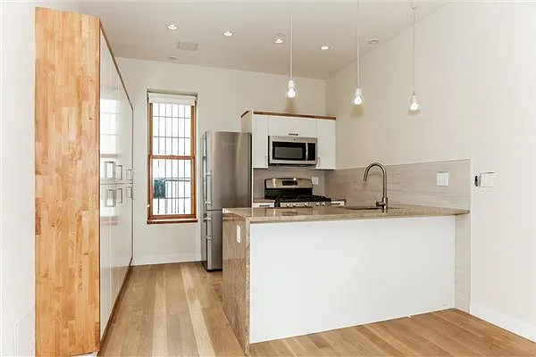 Rented by Avenue Sotheby's International Realty | media 13