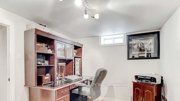 6 Monaco Ct — Photo 23