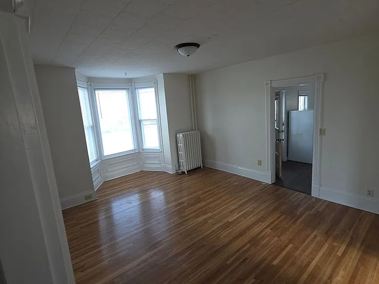 124 E Rose St — Photo 12