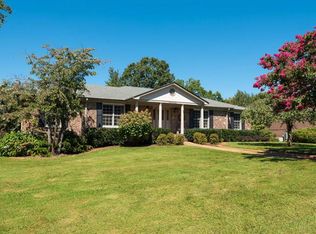 717 Kempton Rd, Knoxville, TN 37909