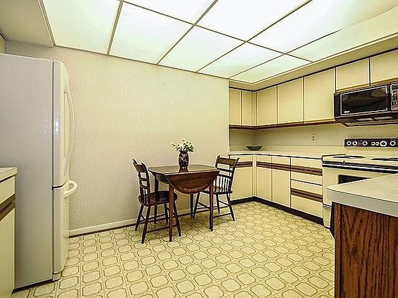 5th image of 2125 Nature Cove Ct APT 301