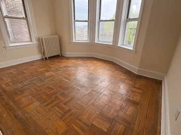 92 W 33rd St #D1, Bayonne, NJ 07002