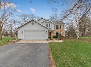 29625 Clover Ln, Waterford, WI