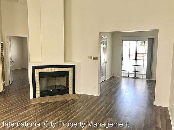 2nd image of 720 Belmont Ave APT 4