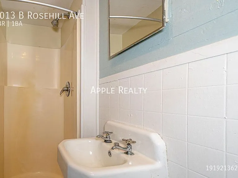 1013B Rosehill Ave — Photo 6