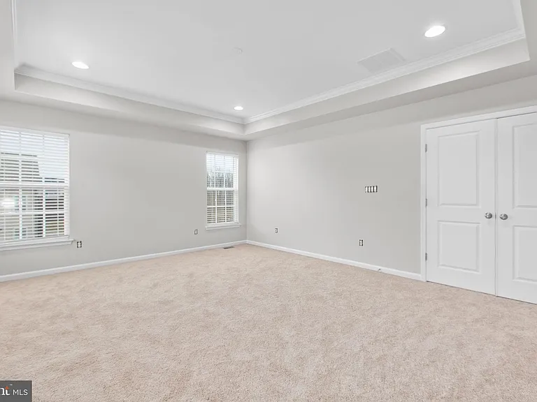 930 Forsythia Ln — Photo 35