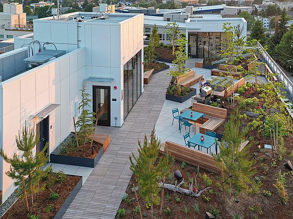 4th image of 6717 Roosevelt Way NE #89280bcb7