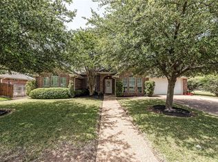 810 Chapel View Dr, Woodway, TX 76712