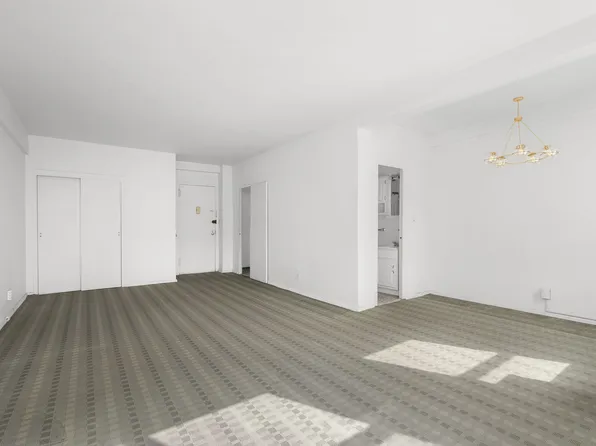 2 Tudor City Place image 4 of 6