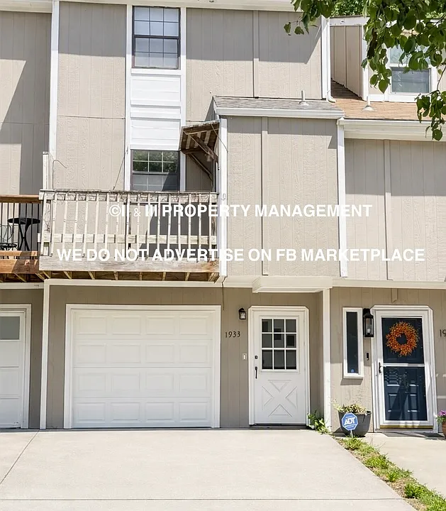 1933 Lawrence Ct