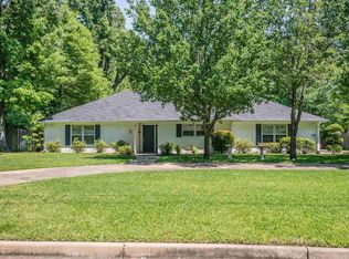 19 Rambling Rd, Longview, TX 75604