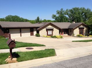 1600 Alvamar Dr, Lawrence, KS 66047