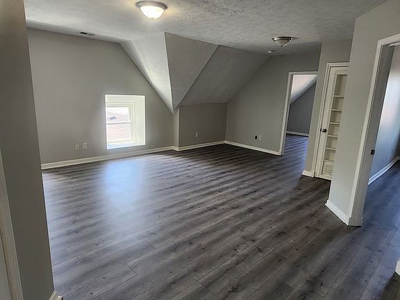 2nd image of 1816 W Jefferson St #3