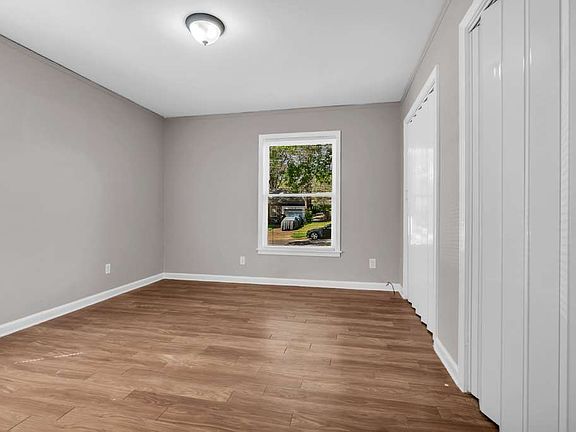 5th image of 3537 W Deerwood Ave