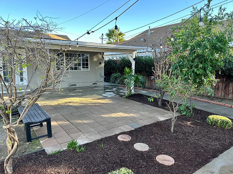 2133 N Buena Vista St — Photo 62