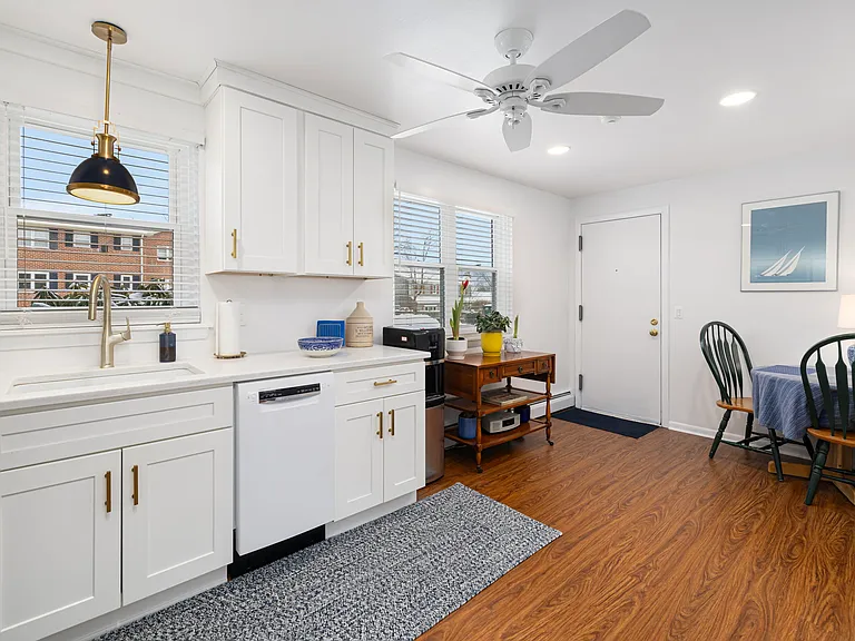 70 Carroll Ave #1009 — Photo 8