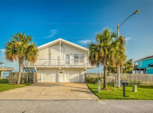 219 Isles End Rd, Tiki Island, TX 77554