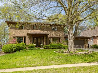 2012 69th St, Windsor Heights, IA 50324
