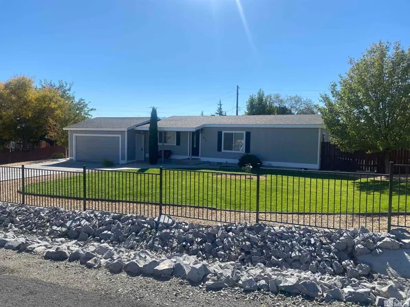 5915 Calico Dr, Sun Valley, NV 89433