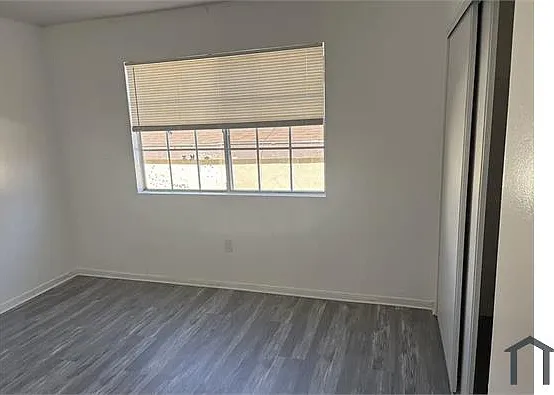 7308 Canby Ave — Photo 6