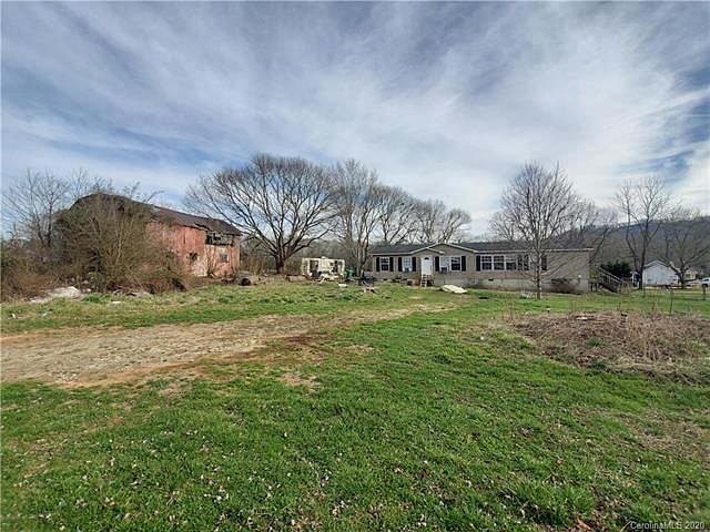 2nd image of 134 Avery Creek Rd