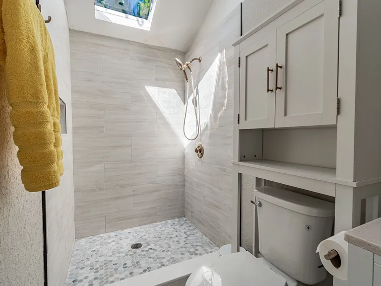 310 E Paris St — Photo 24