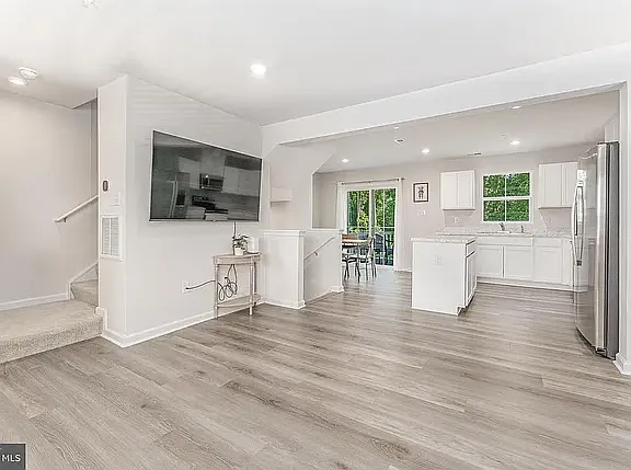 235 Hamilton Ln — Photo 6