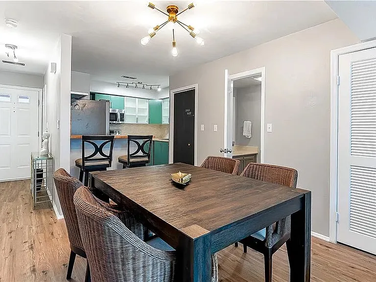 1301 Hampton Blvd #206 — Photo 3