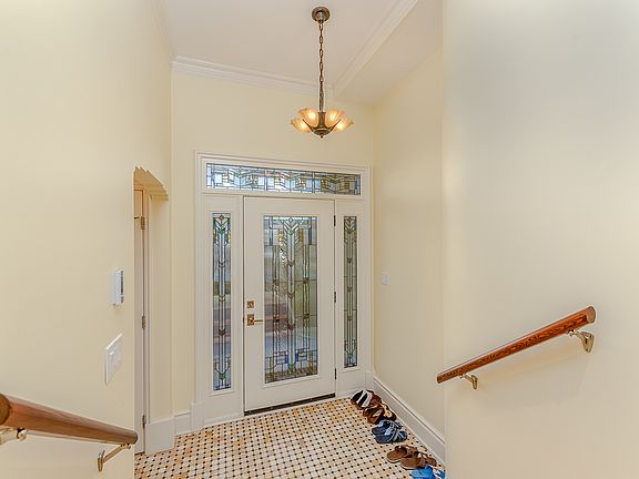5th image of 1408 W 33rd Ave