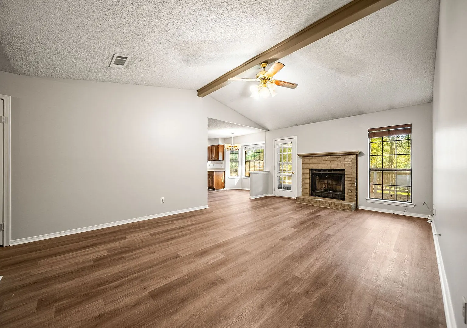 Updated 3BR/2BA in Maumelle - New Paint & Flooring — Photo 4