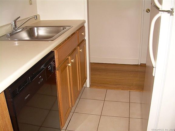 3rd image of 98A Hoyt St #3K
