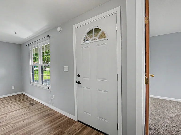 5850 Corlett Ct — Photo 2