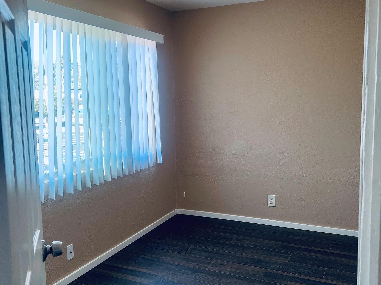 2 bed, 700 sqft, $1,995 — Photo 3