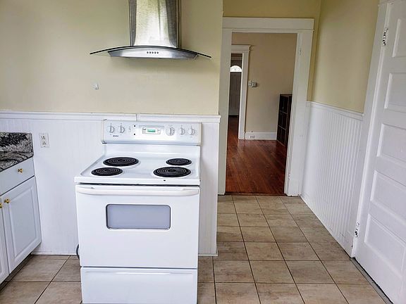 3rd image of 2806 Edgewood Ave