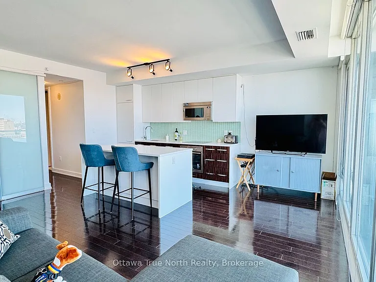 111 Champagne Ave S #908 — Photo 5