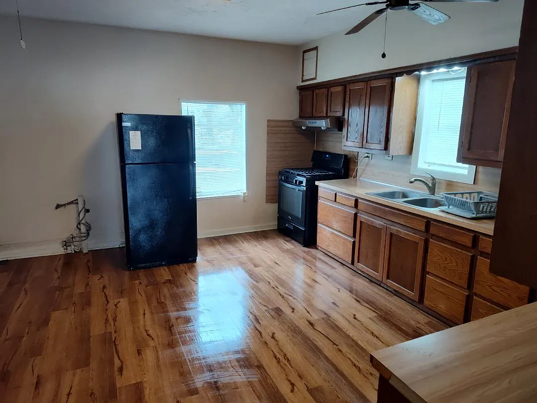3 bed, 1.5 bath, 1485 sqft, $1,695 — Photo 4