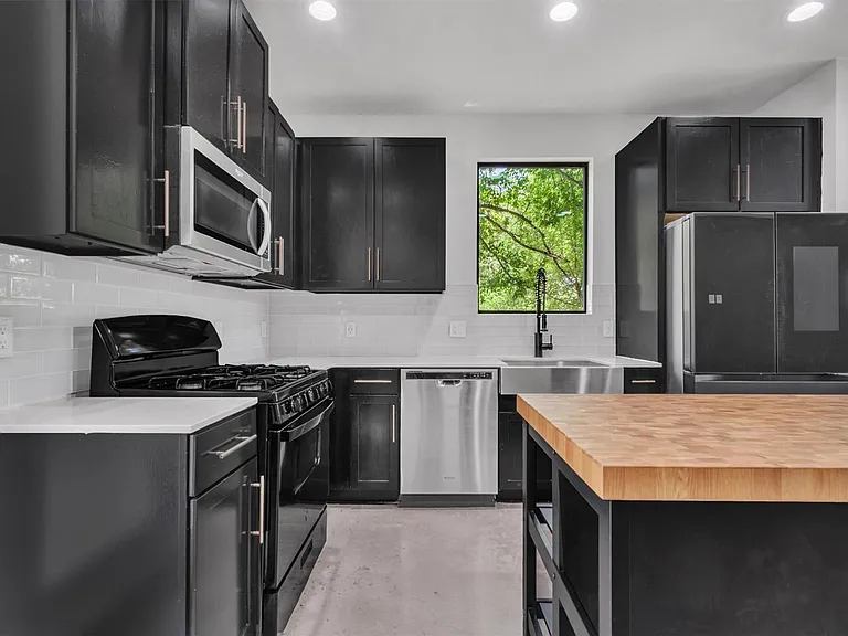 408 W Odell St #2 — Photo 13