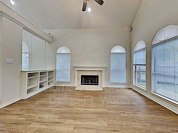 2nd image of 3812 Waterford Dr