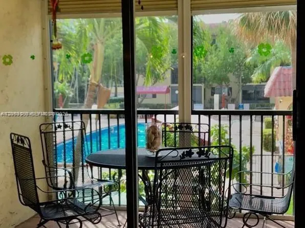 259 S Cypress Rd APT 527, Pompano Beach, FL 33060