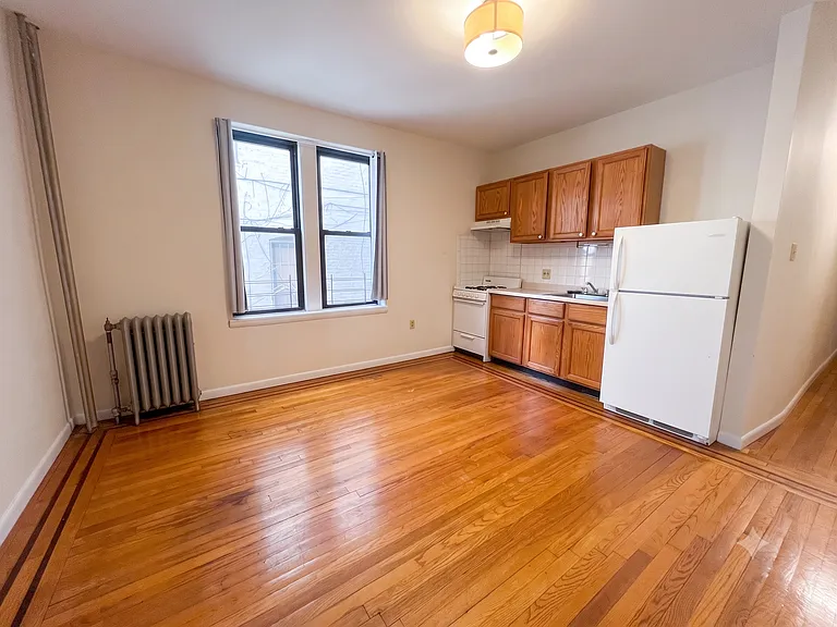 27-08 39th Ave #1C — Photo 1