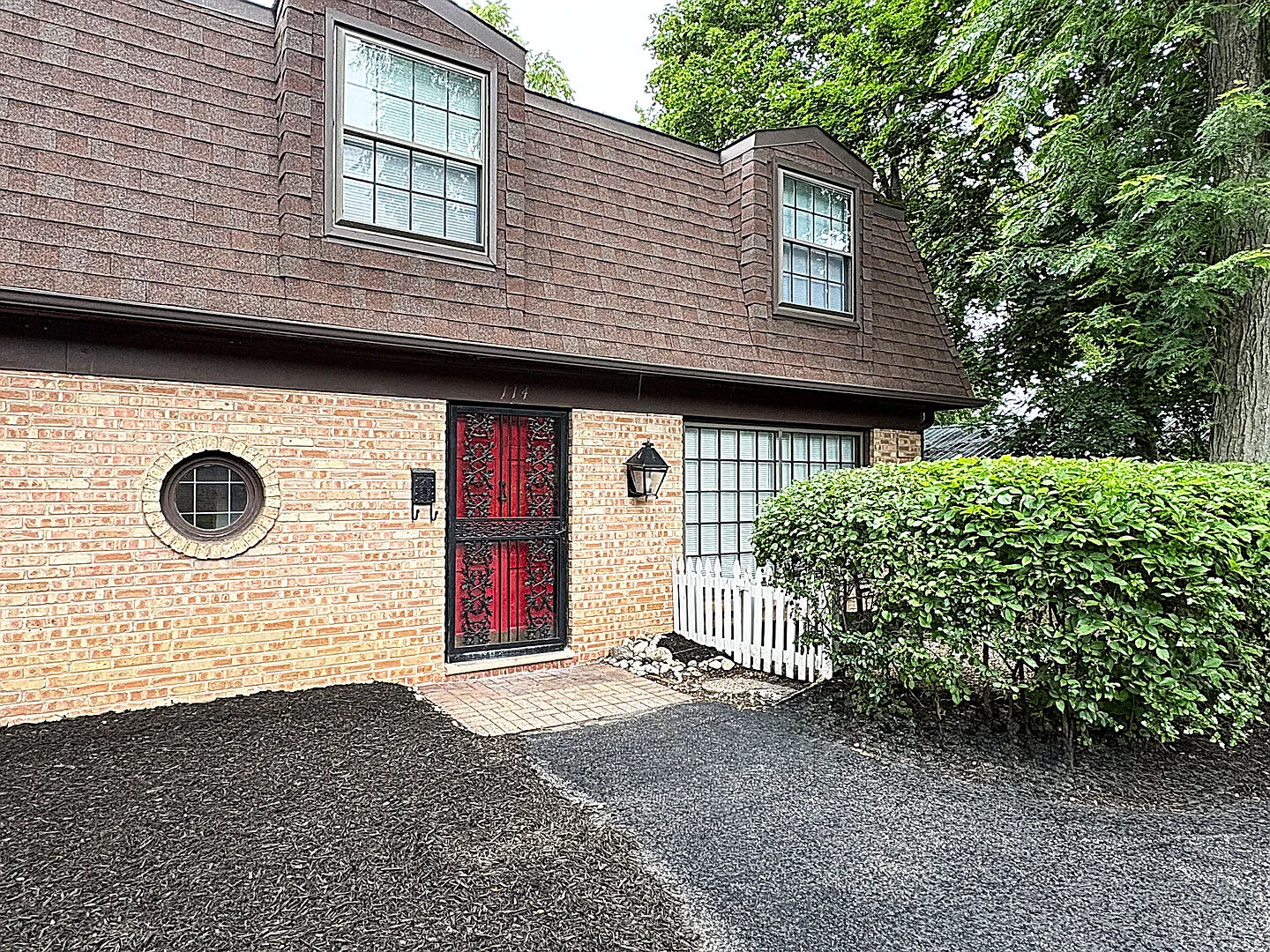 3 bed, 1.5 bath, 1500 sqft, $2,800 — Photo 2