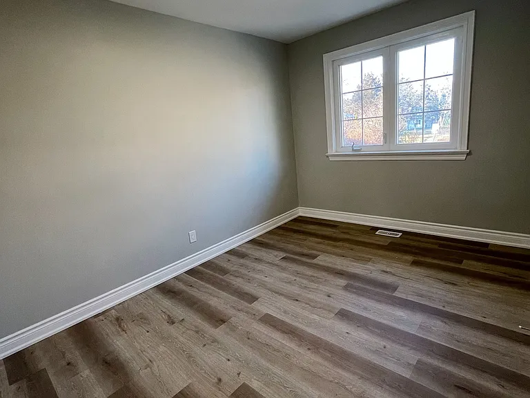 380 Bent Cres — Photo 13